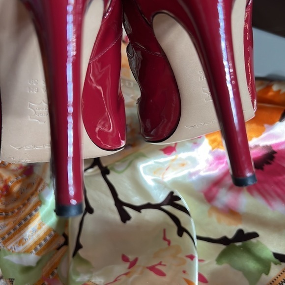 Via Spiga “Roseanne”‎ red patent leather open toe ankle strap size 8 - Picture 7 of 11